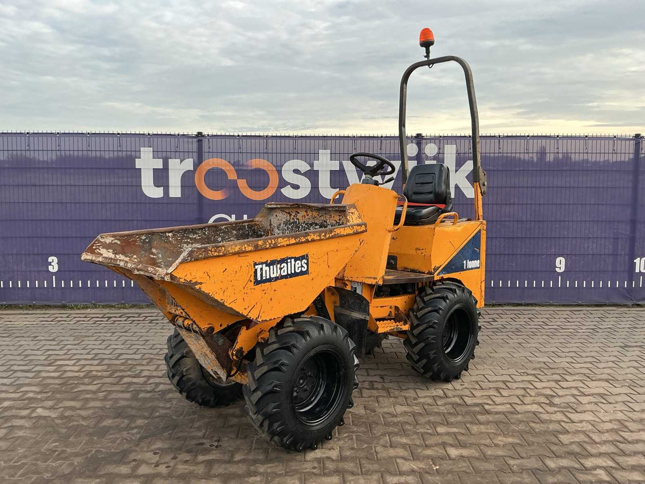 2011 THWAITES 1 TON DUMPER HIGH-TIP - Mini demper: slika 1 2011 THWAITES 1 TON DUMPER HIGH-TIP - Mini demper: slika 1