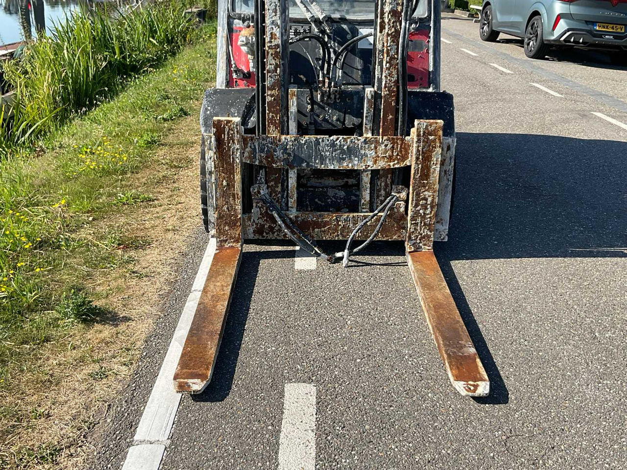 2012 LINDE H35T-01 FORKLIFT - Viličar: slika 5 2012 LINDE H35T-01 FORKLIFT - Viličar: slika 5