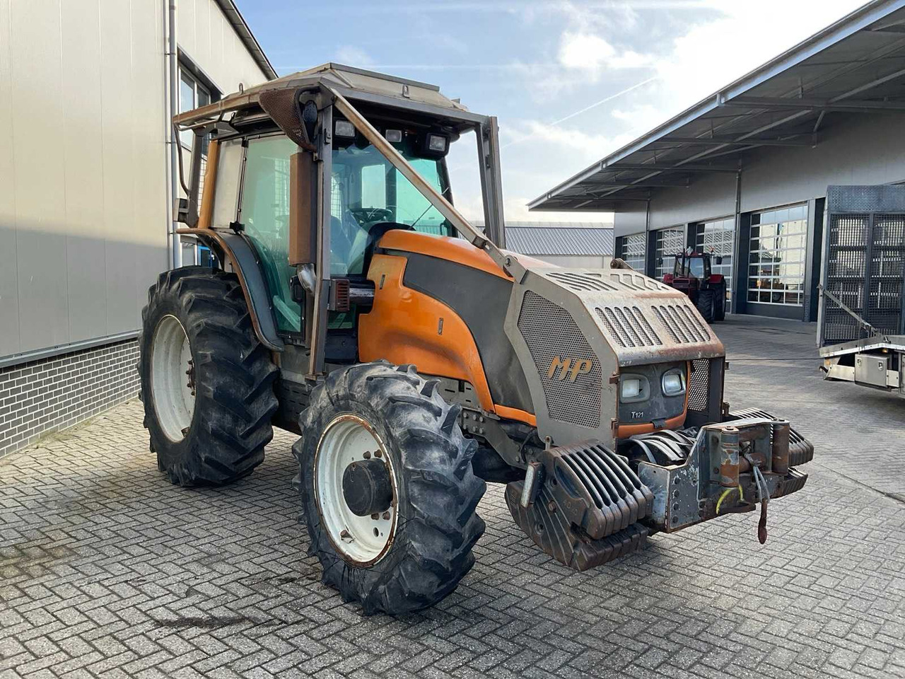 2012 VALTRA T121 HITECH ALL-WHEEL DRIVE FARM TRACTOR - Traktor: slika 4 2012 VALTRA T121 HITECH ALL-WHEEL DRIVE FARM TRACTOR - Traktor: slika 4