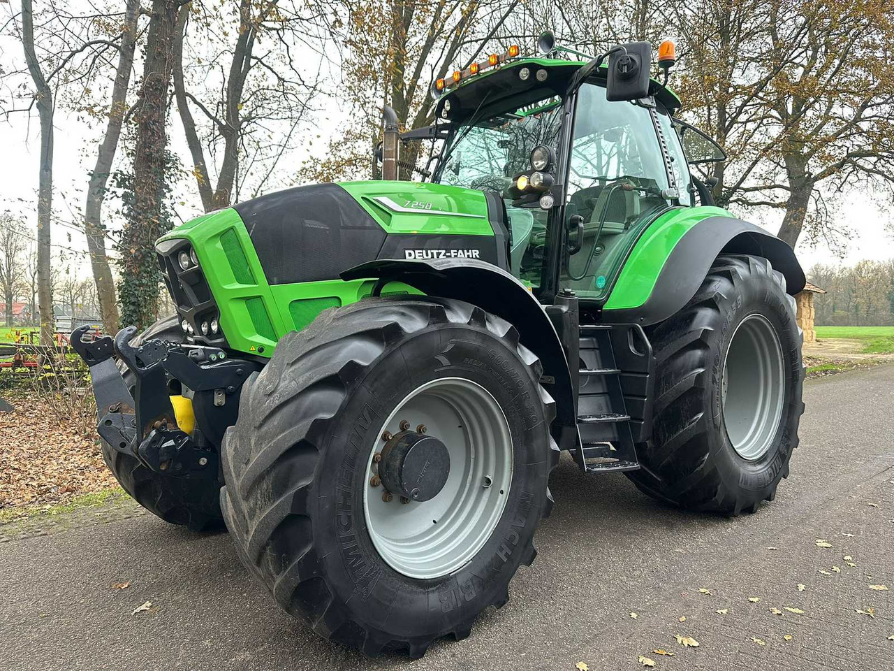 2013 DEUTZ-FAHR 7250 TTV FOUR WHEEL DRIVE FARM TRACTOR - Traktor: slika 1 2013 DEUTZ-FAHR 7250 TTV FOUR WHEEL DRIVE FARM TRACTOR - Traktor: slika 1