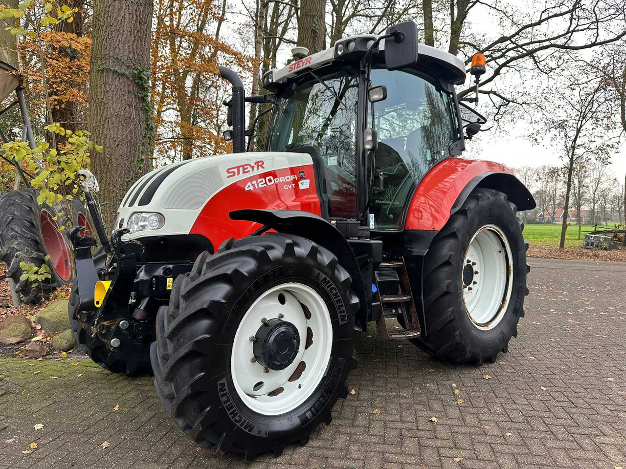 2014 STEYR 4120 PROFI CVT ALL-WHEEL DRIVE FARM TRACTOR - Traktor: slika 1 2014 STEYR 4120 PROFI CVT ALL-WHEEL DRIVE FARM TRACTOR - Traktor: slika 1