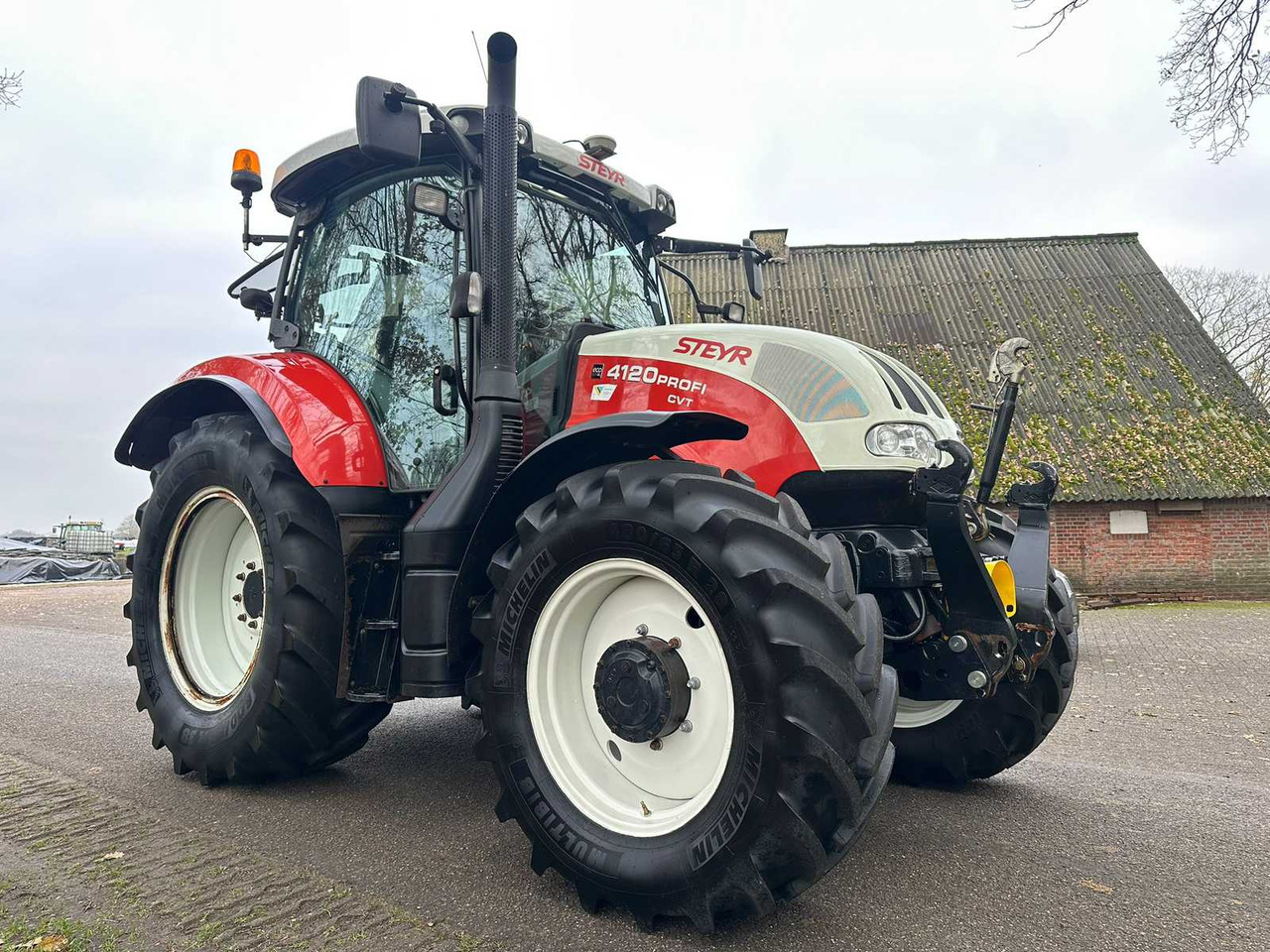 2014 STEYR 4120 PROFI CVT ALL-WHEEL DRIVE FARM TRACTOR - Traktor: slika 2 2014 STEYR 4120 PROFI CVT ALL-WHEEL DRIVE FARM TRACTOR - Traktor: slika 2