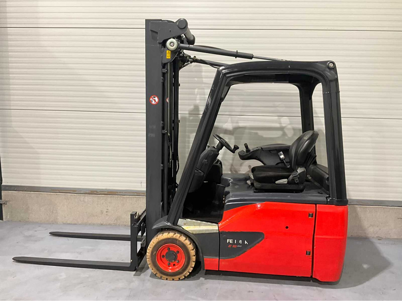 2015 LINDE E16-02 1600KG 3915HOUR FORKLIFT - Viličar: slika 3 2015 LINDE E16-02 1600KG 3915HOUR FORKLIFT - Viličar: slika 3