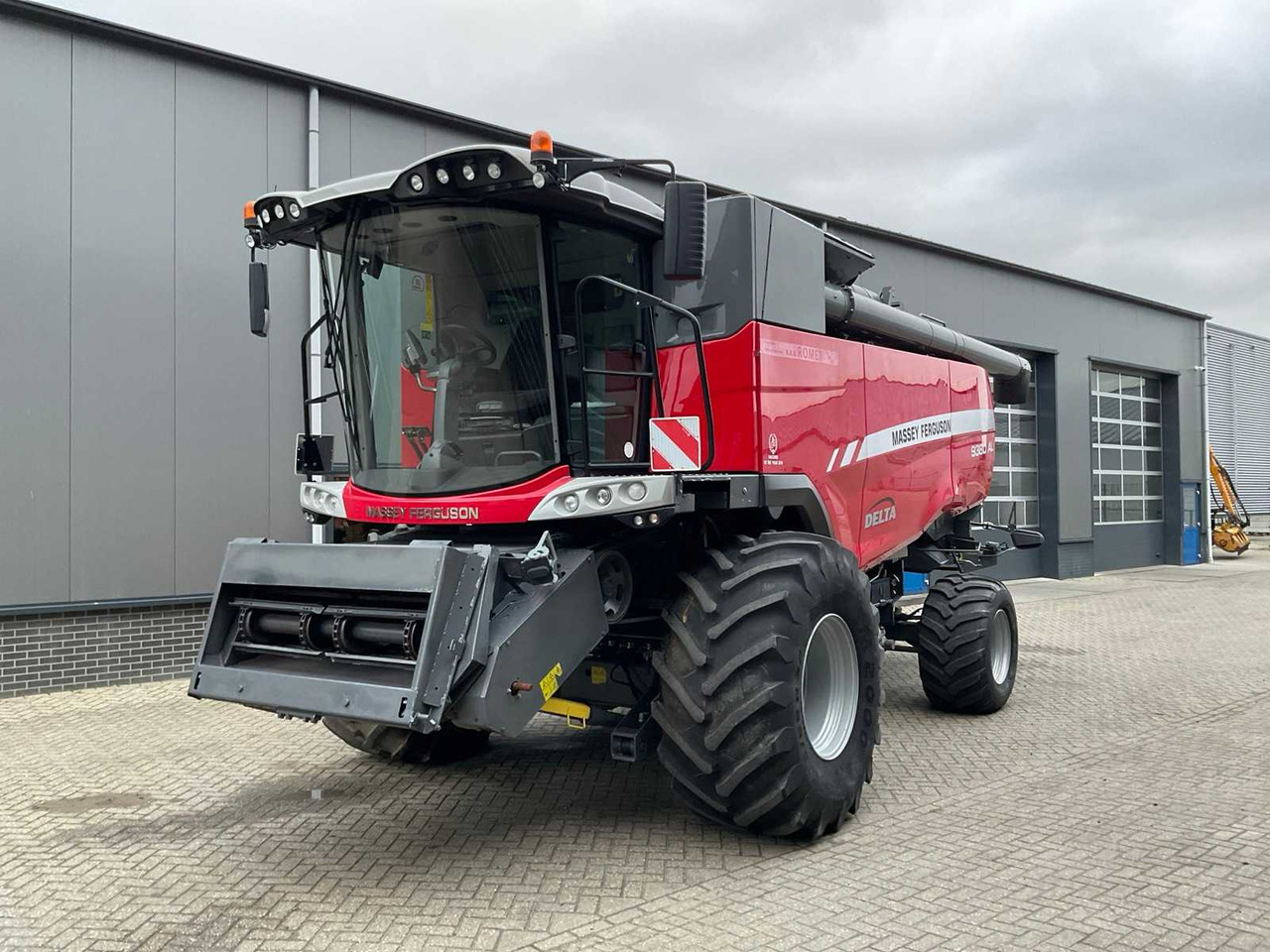 2015 MASSEY FERGUSON 9380 AL COMBINE - Kombajn harvester: slika 3 2015 MASSEY FERGUSON 9380 AL COMBINE - Kombajn harvester: slika 3