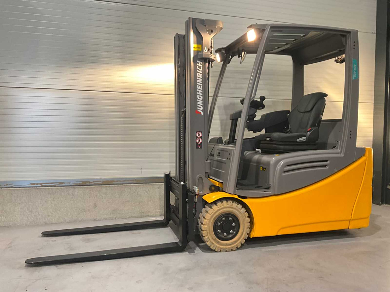2016 JUNGHEINRICH EFG 216K FORKLIFT TRUCK - Viličar: slika 1 2016 JUNGHEINRICH EFG 216K FORKLIFT TRUCK - Viličar: slika 1