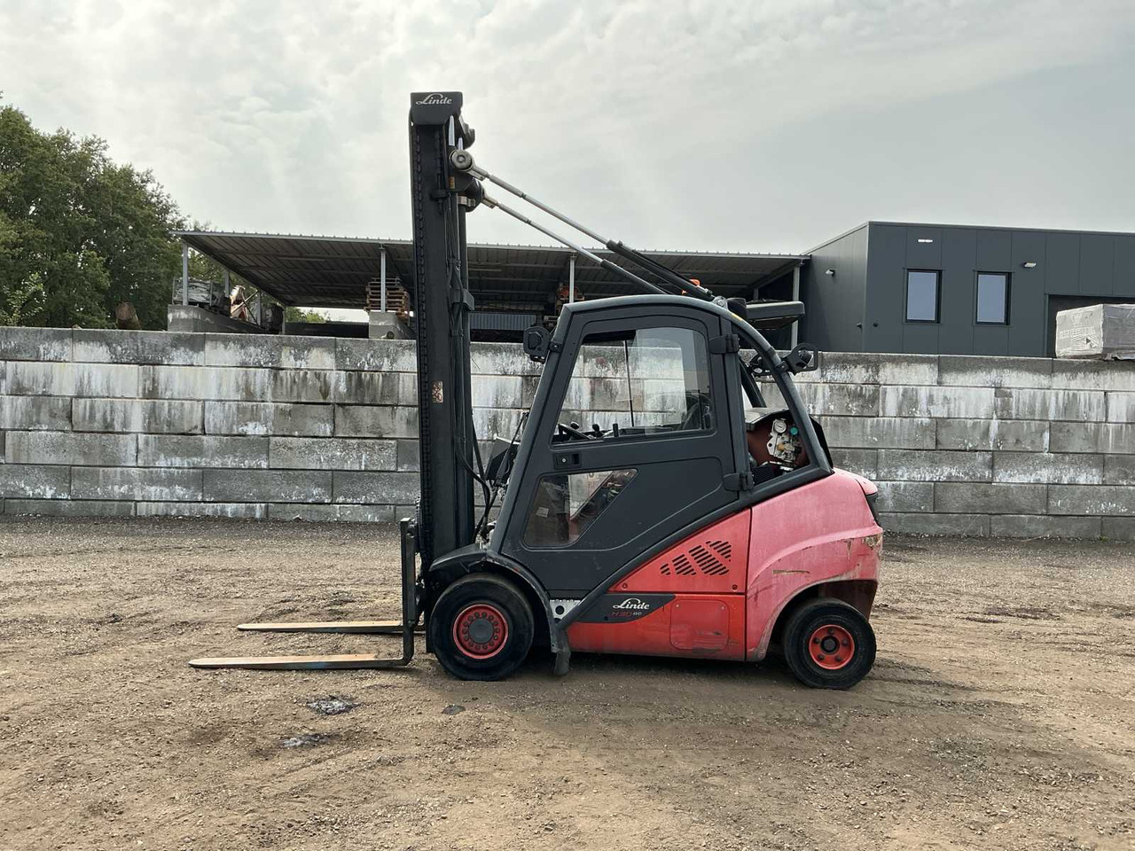 2016 LINDE H30 FORKLIFT - Viličar: slika 2 2016 LINDE H30 FORKLIFT - Viličar: slika 2