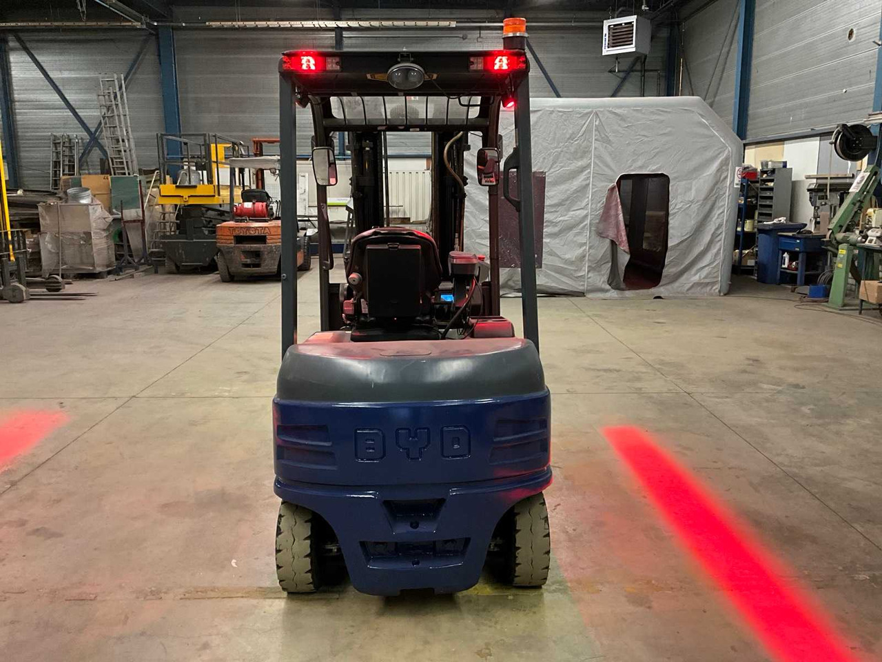 2017 BYD ECB25B FORKLIFT - Viličar: slika 4 2017 BYD ECB25B FORKLIFT - Viličar: slika 4