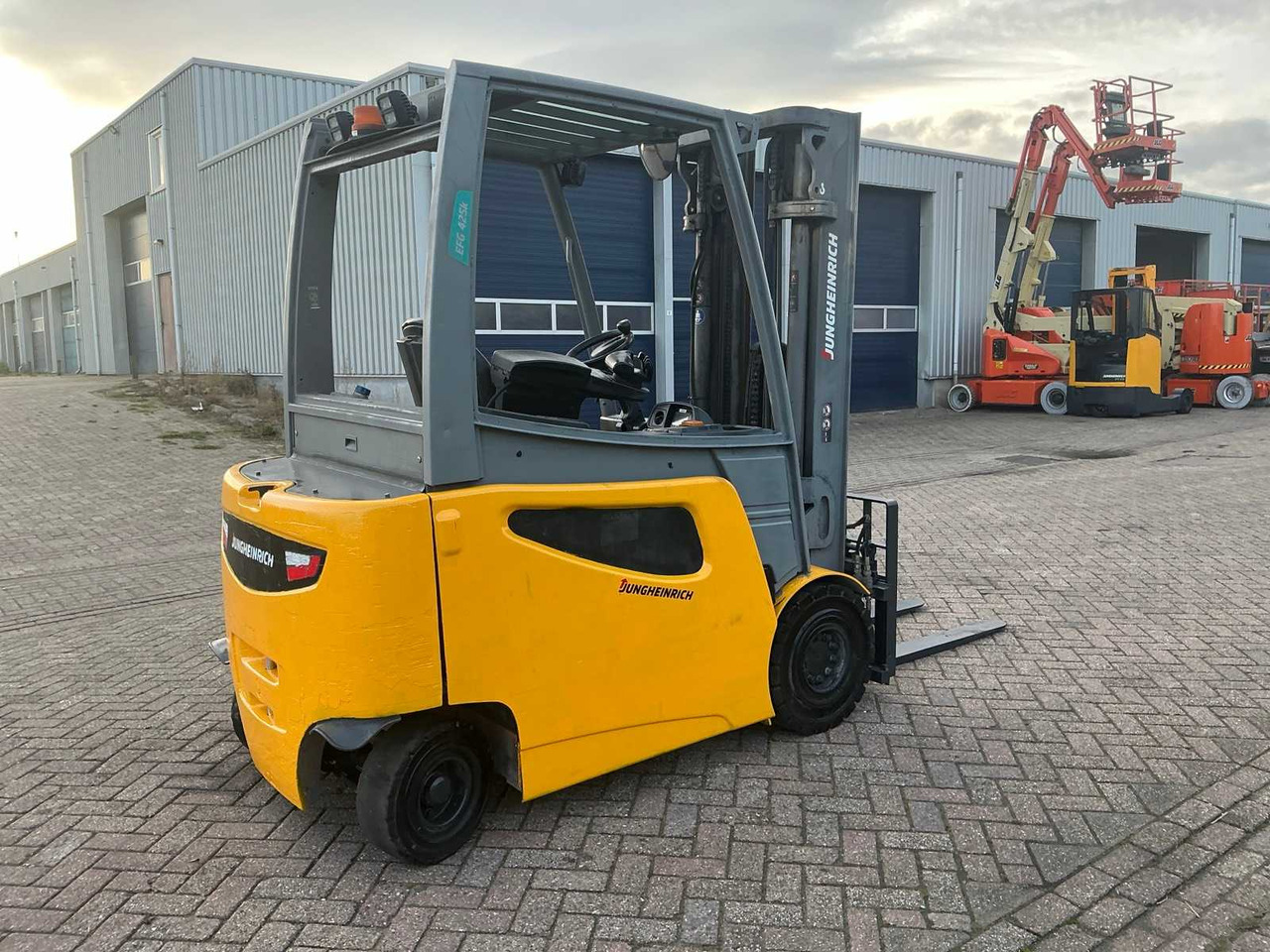 2017 JUNGHEINRICH EFG 425K FORKLIFT - Viličar: slika 3 2017 JUNGHEINRICH EFG 425K FORKLIFT - Viličar: slika 3