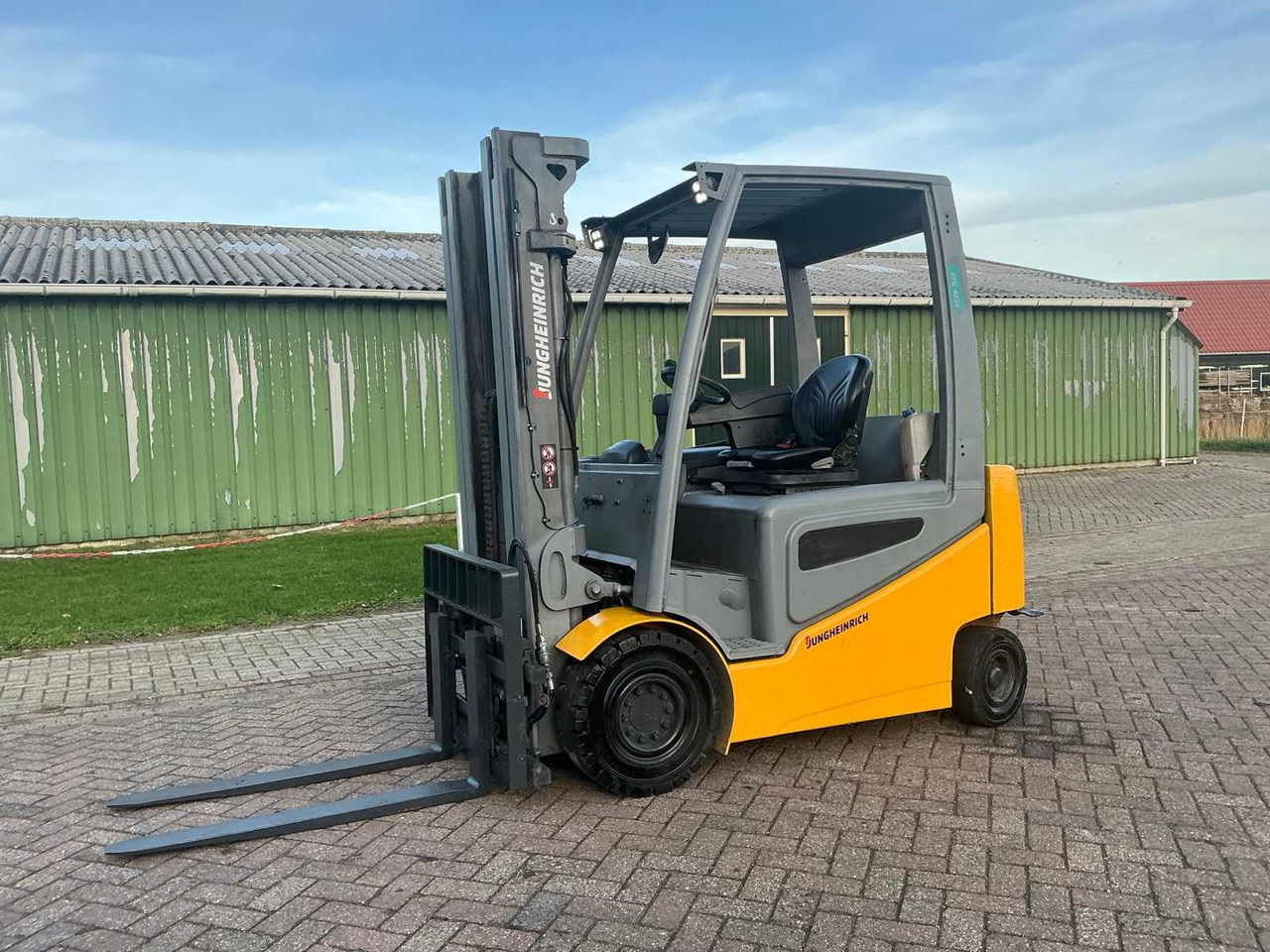 2017 JUNGHEINRICH EFG 425K FORKLIFT - Viličar: slika 1 2017 JUNGHEINRICH EFG 425K FORKLIFT - Viličar: slika 1