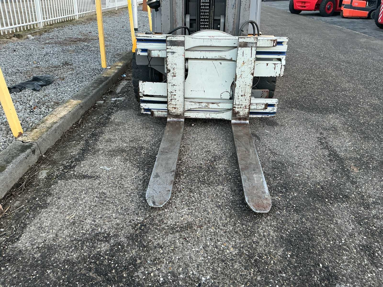 2017 JUNGHEINRICH EFG S40S FORKLIFT TRUCK - Viličar: slika 2 2017 JUNGHEINRICH EFG S40S FORKLIFT TRUCK - Viličar: slika 2