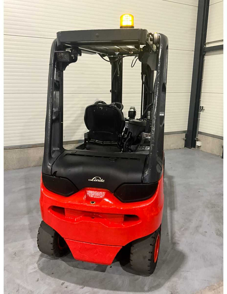 2017 LINDE E30L-01 3000KG FORK ADJUSTER FORKLIFT - Viličar: slika 4 2017 LINDE E30L-01 3000KG FORK ADJUSTER FORKLIFT - Viličar: slika 4