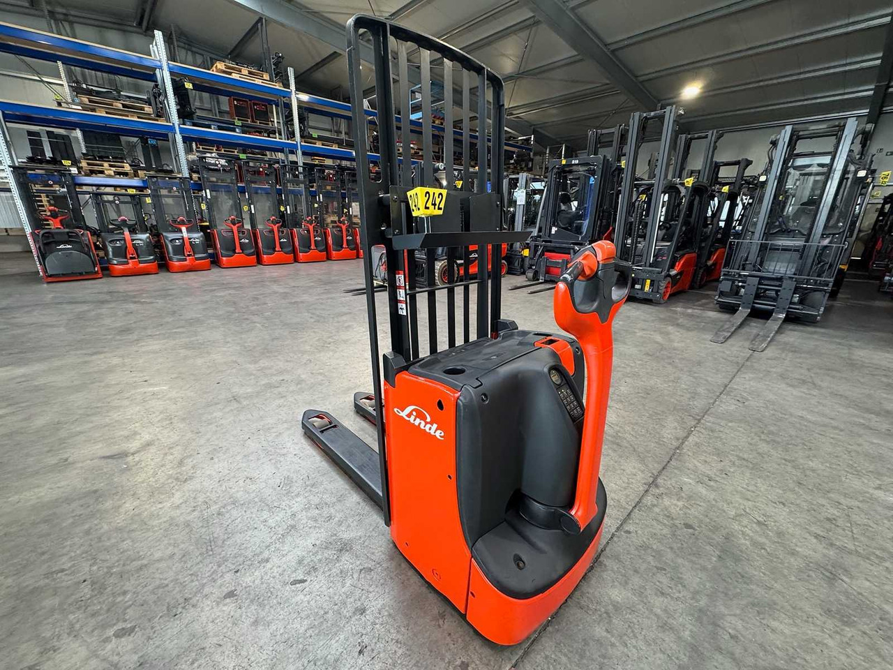 2017 LINDE T16L PALLET TRUCK ANT STACKER INITIAL STROKE 1,677 HOURS - Viličar: slika 5 2017 LINDE T16L PALLET TRUCK ANT STACKER INITIAL STROKE 1,677 HOURS - Viličar: slika 5
