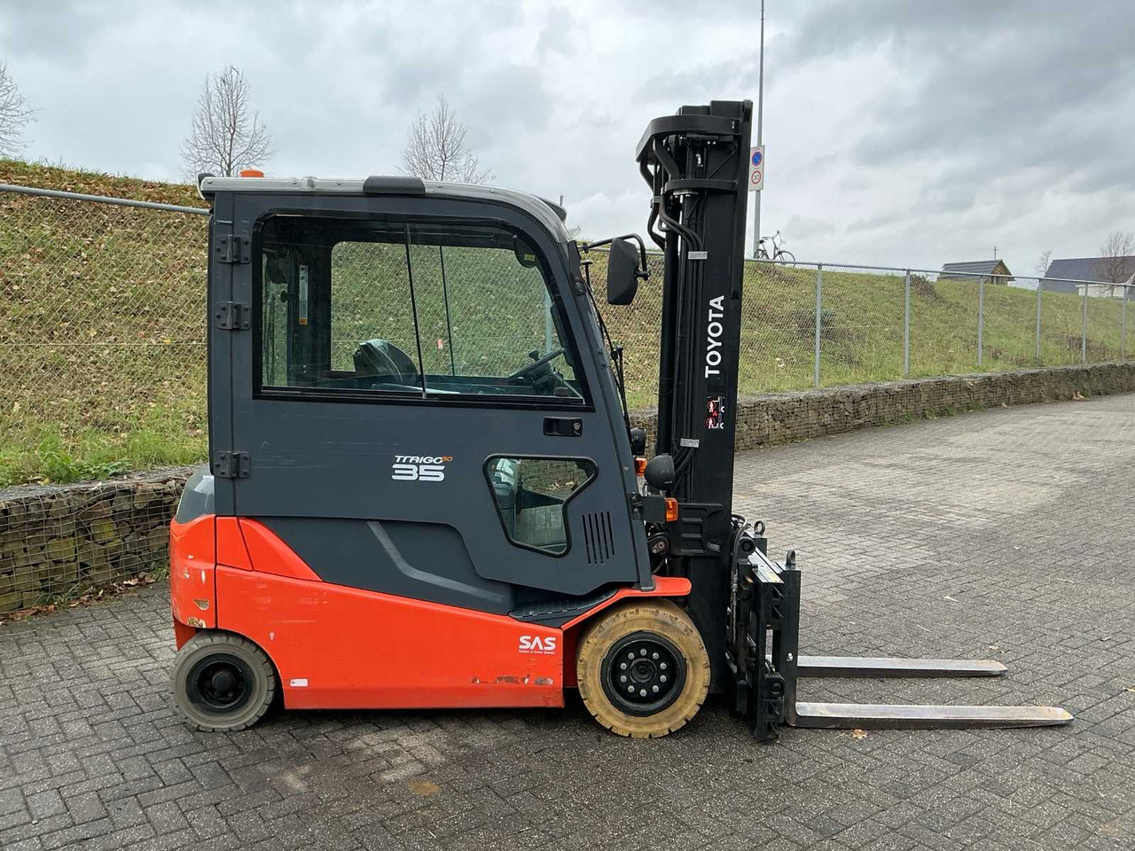 2017 TOYOTA 8FBMT35 FORKLIFT - Viličar: slika 4 2017 TOYOTA 8FBMT35 FORKLIFT - Viličar: slika 4