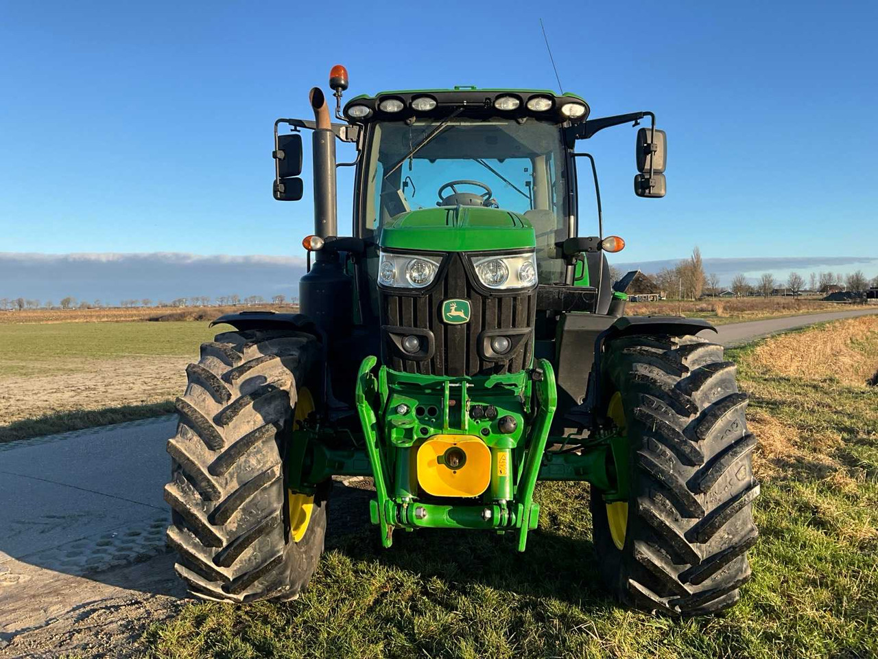 2018 JOHN DEERE 6145 R AUTOPOWER FOUR WHEEL DRIVE FARM TRACTOR - Traktor: slika 3 2018 JOHN DEERE 6145 R AUTOPOWER FOUR WHEEL DRIVE FARM TRACTOR - Traktor: slika 3