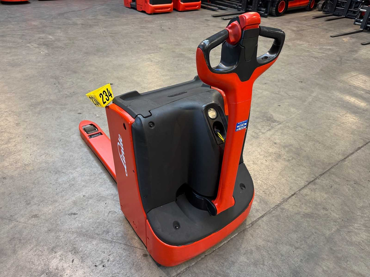 2020 SERVICE 12/2026 LINDE T16 1,600KG PALLET TRUCK ANT STACKER INITIAL STROKE 1,789 HOURS - Viličar: slika 5 2020 SERVICE 12/2026 LINDE T16 1,600KG PALLET TRUCK ANT STACKER INITIAL STROKE 1,789 HOURS - Viličar: slika 5