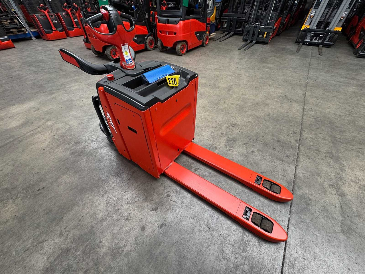 2020 SERVICE + UVV 10/2026 LINDE T20AP 2,000KG PALLET TRUCK ANT STACKER PLATFORM T20 AP 2,536 HOURS - Viličar: slika 2 2020 SERVICE + UVV 10/2026 LINDE T20AP 2,000KG PALLET TRUCK ANT STACKER PLATFORM T20 AP 2,536 HOURS - Viličar: slika 2
