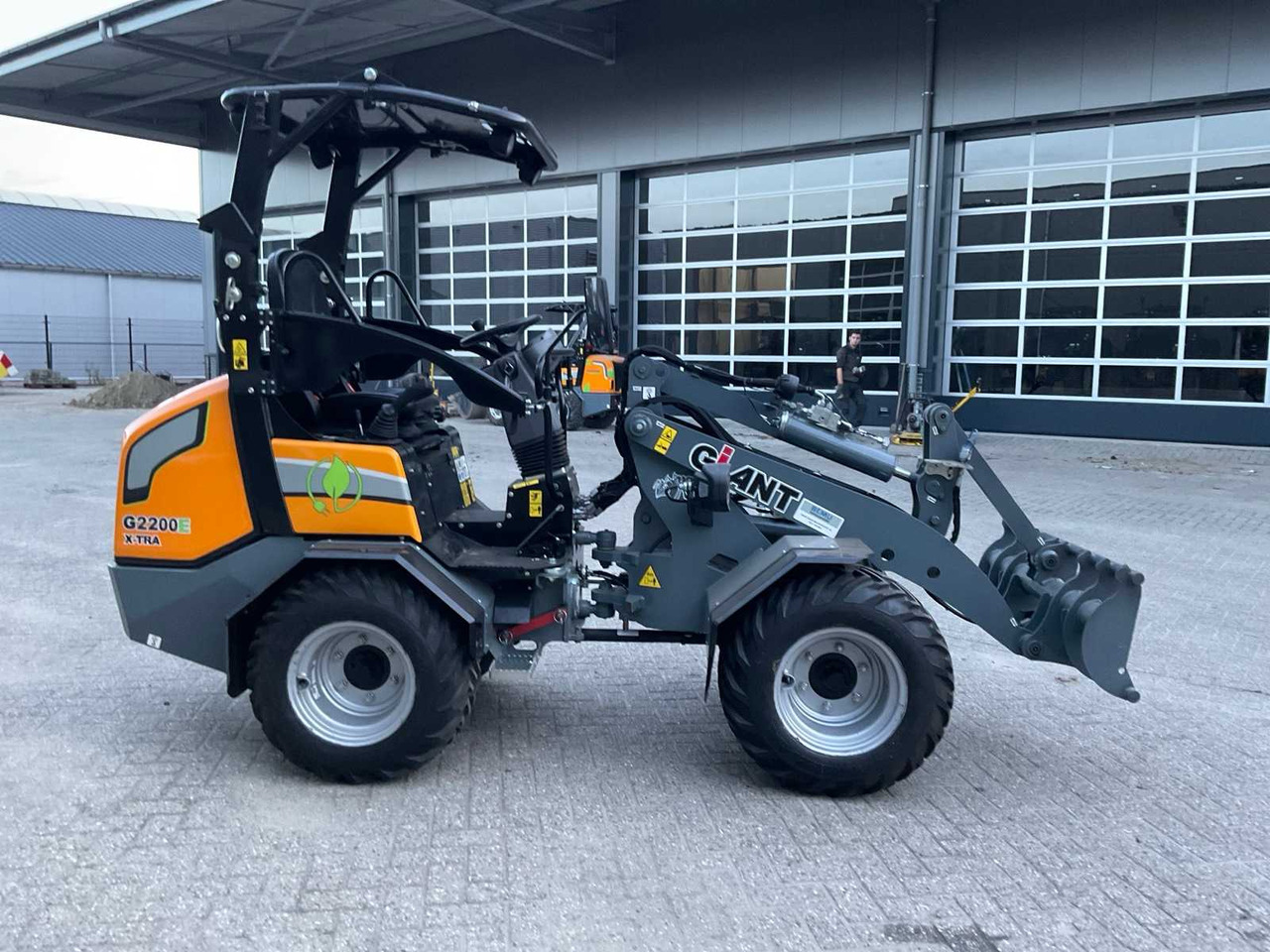2022 GIANT G2200E X-TRA ELECTRIC MINI SHOVEL - Kolesni nakladalec: slika 5 2022 GIANT G2200E X-TRA ELECTRIC MINI SHOVEL - Kolesni nakladalec: slika 5