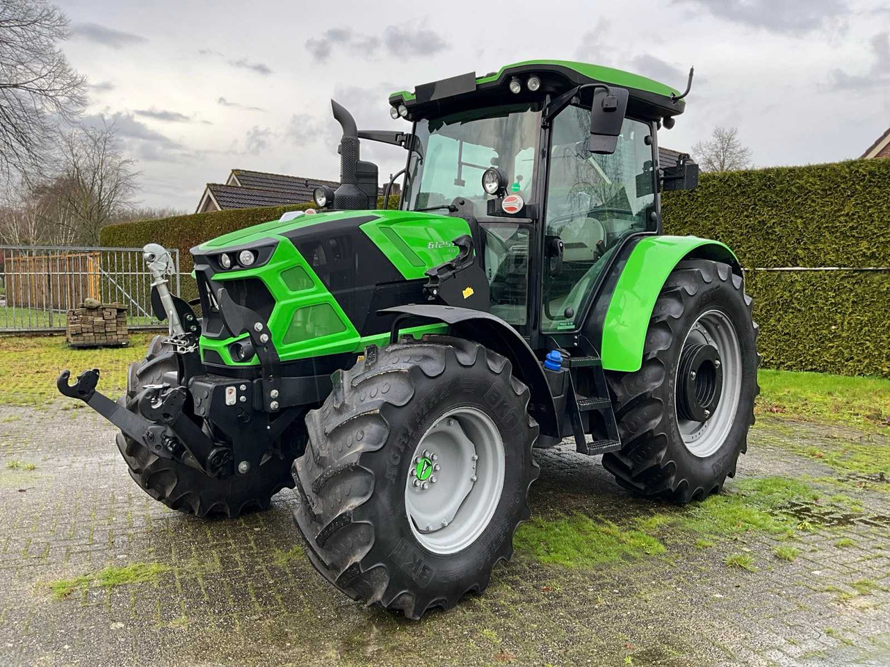 2023 DEUTZ-FAHR 6125 C TTV VARIO ALL-WHEEL DRIVE FARM TRACTOR - Traktor: slika 1 2023 DEUTZ-FAHR 6125 C TTV VARIO ALL-WHEEL DRIVE FARM TRACTOR - Traktor: slika 1