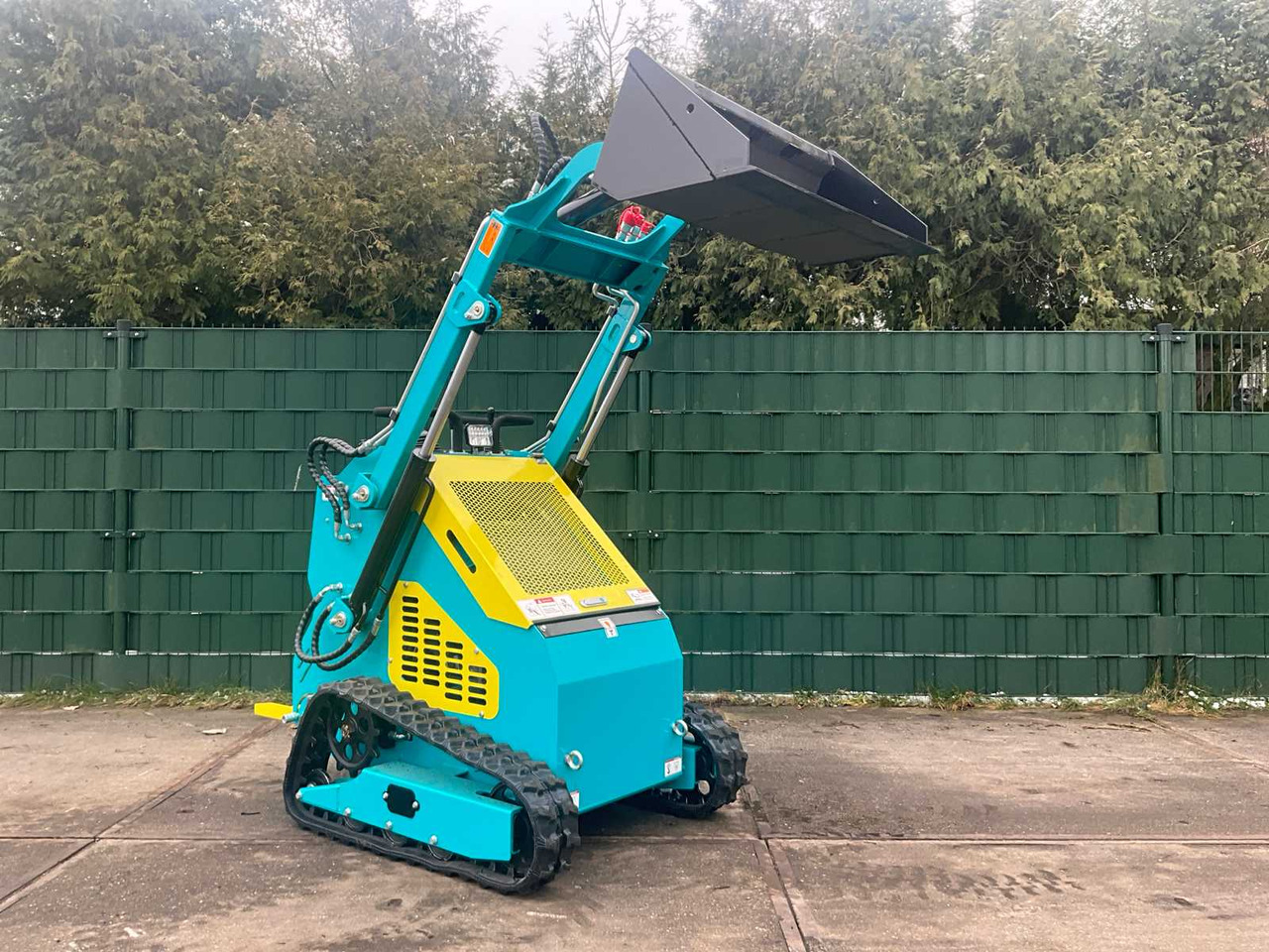 2025 - HH - LY-350 - SKID STEER LOADER - Kompaktni nakladalnik na gosenicah: slika 4 2025 - HH - LY-350 - SKID STEER LOADER - Kompaktni nakladalnik na gosenicah: slika 4