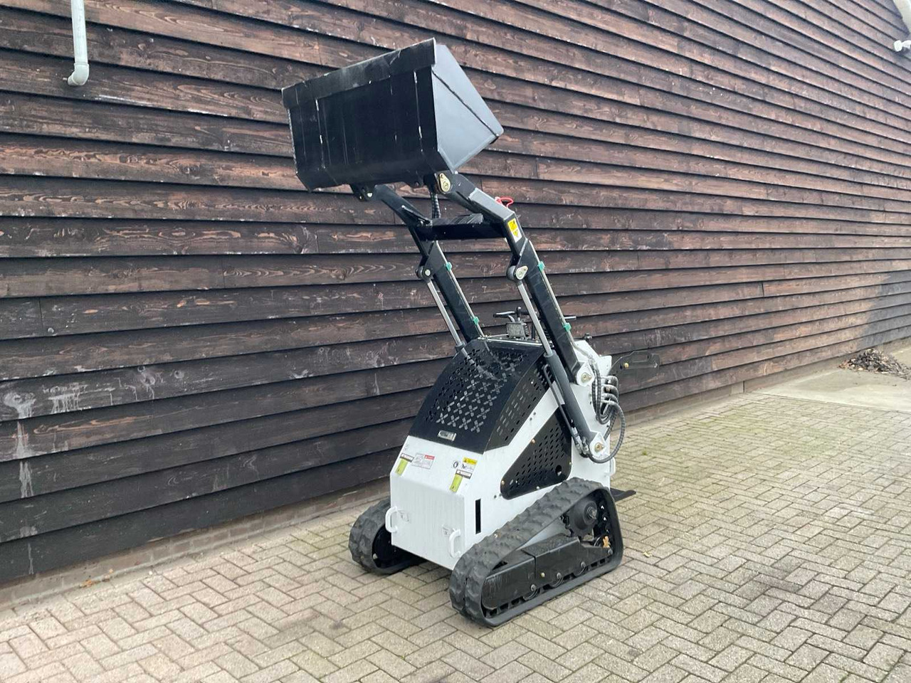 2025 JLH LRT 360 SKID STEER LOADER - Kompaktni nakladalnik na gosenicah: slika 5 2025 JLH LRT 360 SKID STEER LOADER - Kompaktni nakladalnik na gosenicah: slika 5