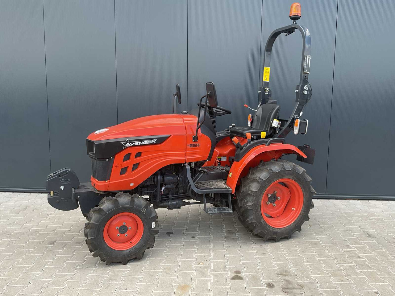 Avenger - Mini traktor: slika 1 Avenger - Mini traktor: slika 1