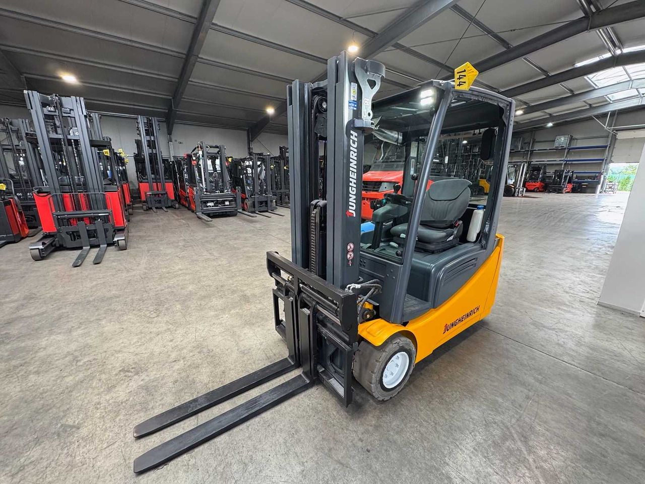 BATTERY 2023 SERVICE + UVV 08/26 JUNGHEINRICH EFG218 TRIPLEX 3RD + 4TH FORK ADJUSTER ELECTRIC FORKLIFT - Viličar: slika 1 BATTERY 2023 SERVICE + UVV 08/26 JUNGHEINRICH EFG218 TRIPLEX 3RD + 4TH FORK ADJUSTER ELECTRIC FORKLIFT - Viličar: slika 1