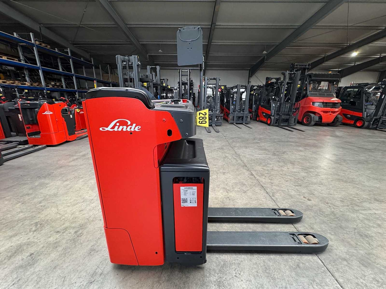 BATTERY 46/2023 BJ.2020 SERVICE + UVV 08/2026 LINDE T20R PALLET TRUCK STACKER ANT 4,715 HOURS - Viličar: slika 2 BATTERY 46/2023 BJ.2020 SERVICE + UVV 08/2026 LINDE T20R PALLET TRUCK STACKER ANT 4,715 HOURS - Viličar: slika 2