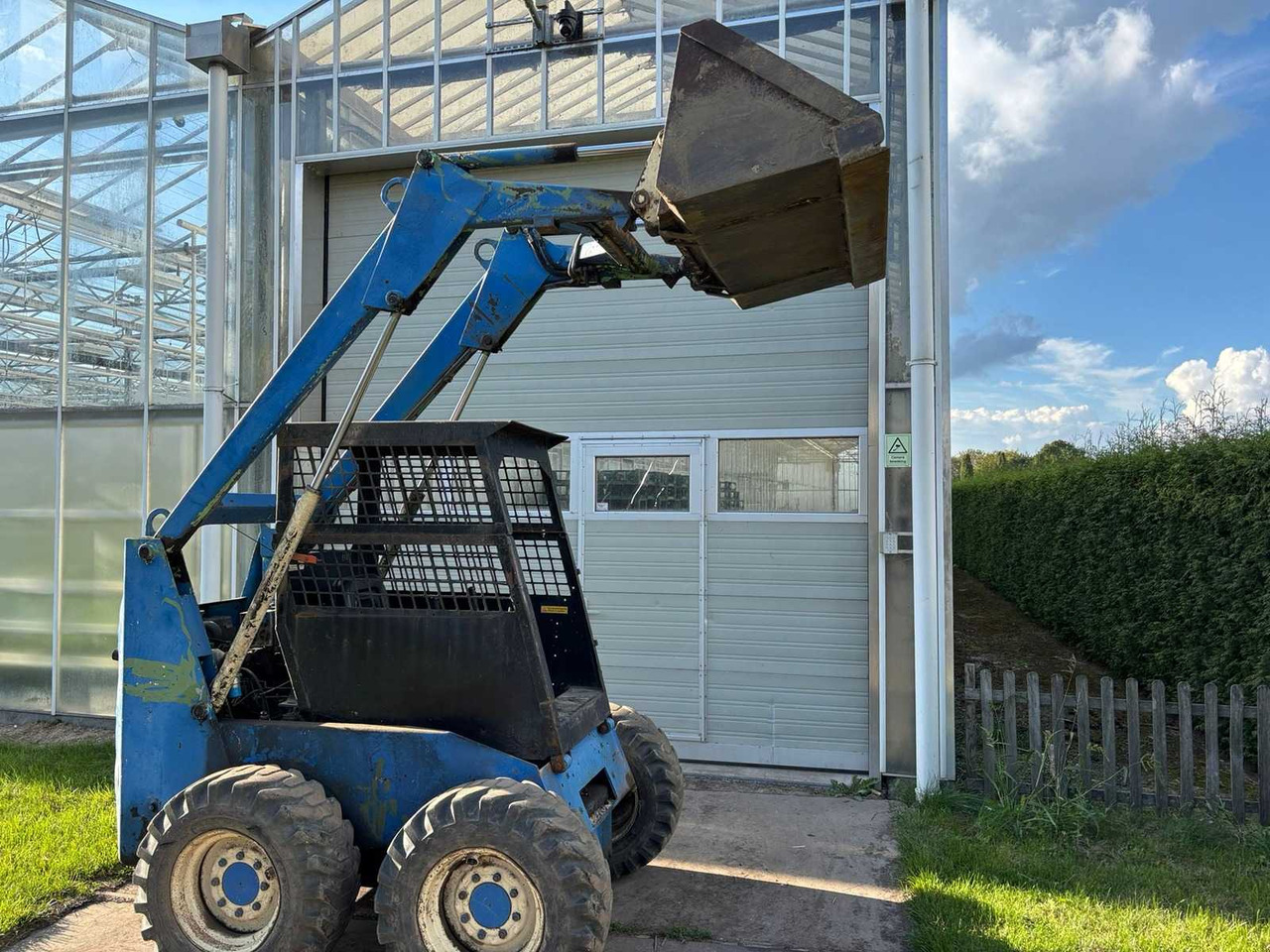 BOBCAT - 825 - SKID STEER LOADER - Kompaktni nakladalnik na gosenicah: slika 3 BOBCAT - 825 - SKID STEER LOADER - Kompaktni nakladalnik na gosenicah: slika 3