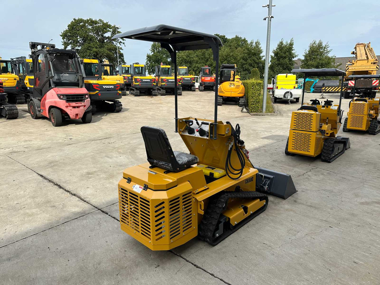 CAPTOK - 2025 - CK80C - SKID STEER LOADER - Kompaktni nakladalnik na gosenicah: slika 4 CAPTOK - 2025 - CK80C - SKID STEER LOADER - Kompaktni nakladalnik na gosenicah: slika 4