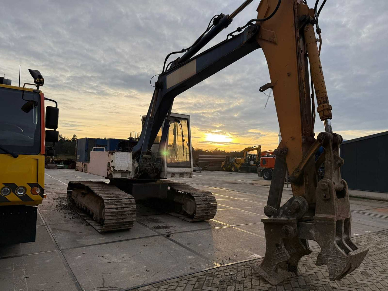 CASE - 1088 - TRACKED EXCAVATOR - Bager: slika 4 CASE - 1088 - TRACKED EXCAVATOR - Bager: slika 4