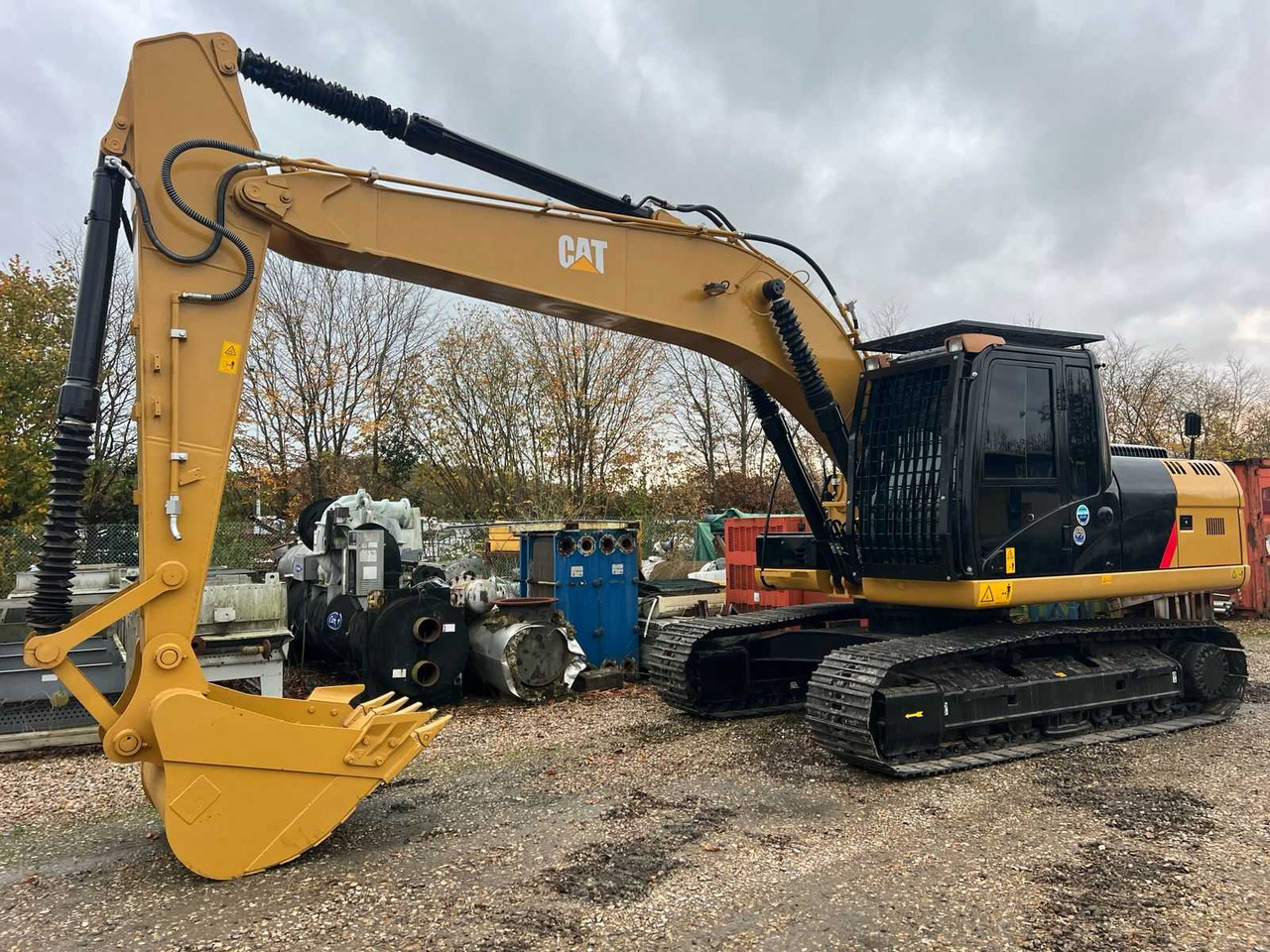 CATERPILLAR - 2016 - 320 D2 - CRAWLER EXCAVATOR - Bager: slika 1 CATERPILLAR - 2016 - 320 D2 - CRAWLER EXCAVATOR - Bager: slika 1