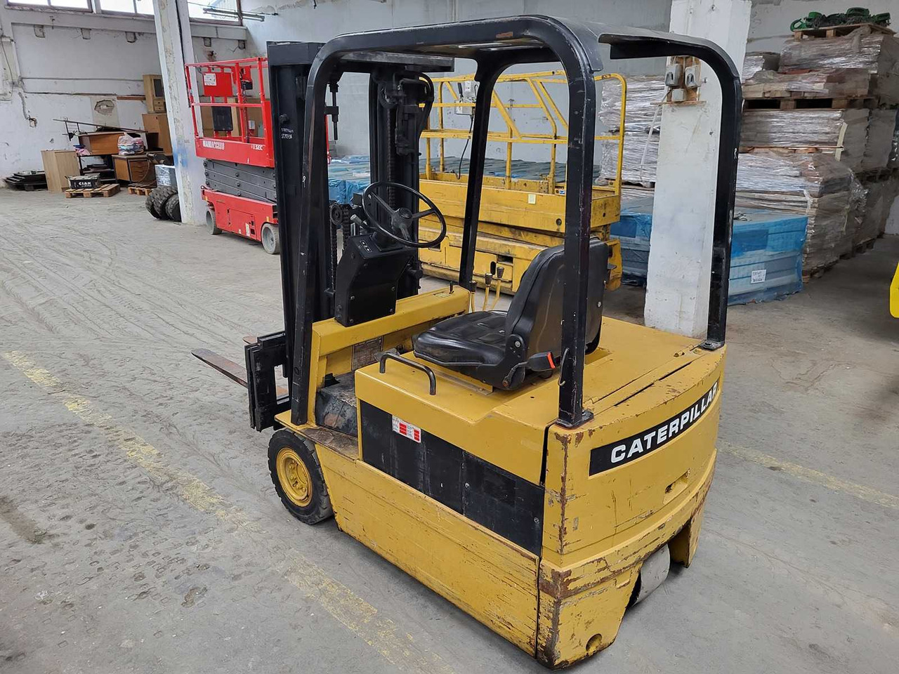 CATERPILLAR - F 30 - FORKLIFT TRUCKS - Viličar: slika 3 CATERPILLAR - F 30 - FORKLIFT TRUCKS - Viličar: slika 3