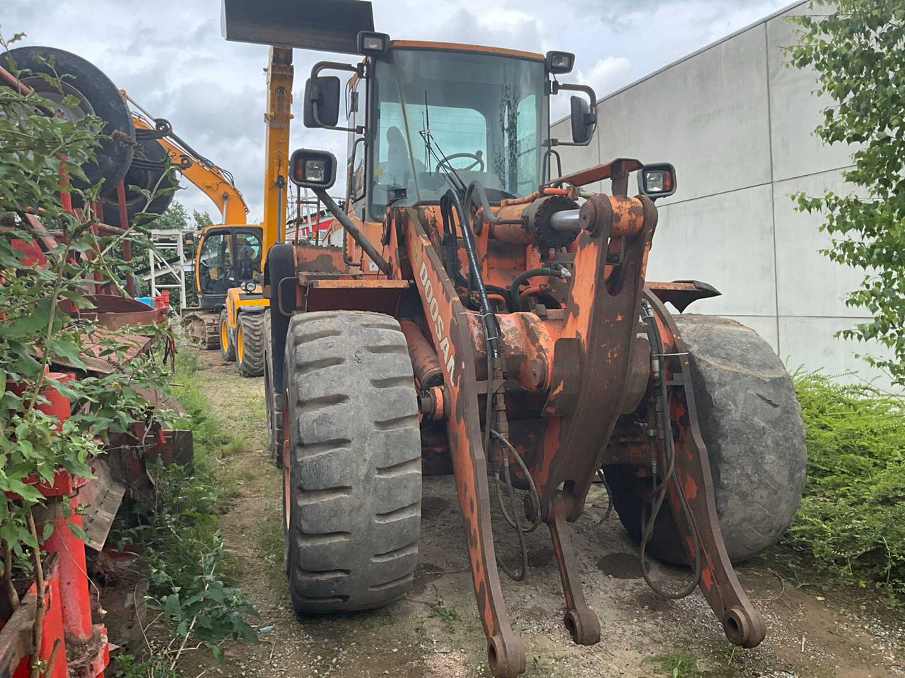 DOOSAN DL300 - Kolesni nakladalec: slika 1 DOOSAN DL300 - Kolesni nakladalec: slika 1