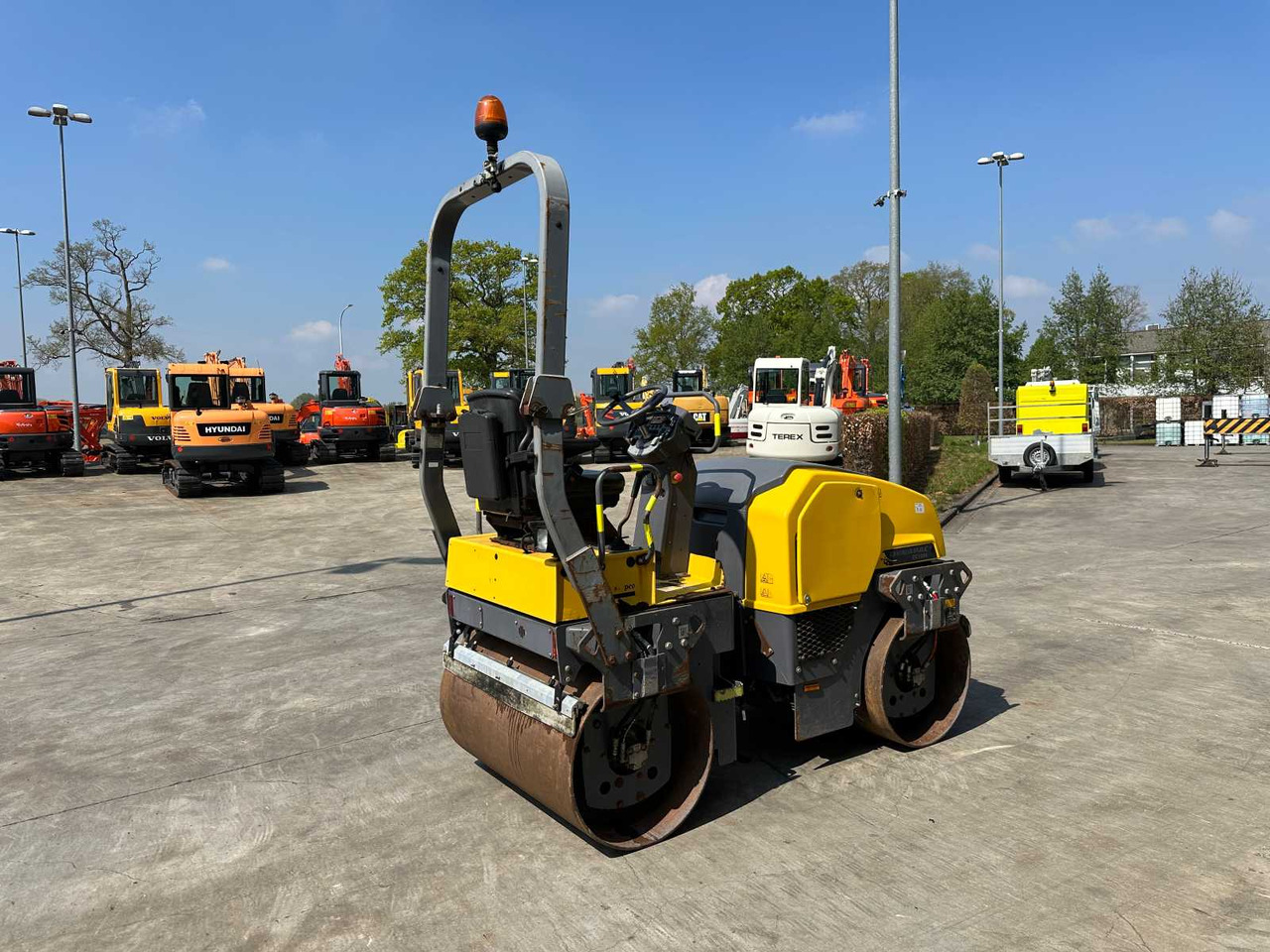 DYNAPAC CC1200 CC1200 - Cestni valjar: slika 4 DYNAPAC CC1200 CC1200 - Cestni valjar: slika 4