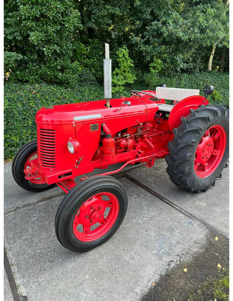 David Brown 25 - Traktor: slika 1 David Brown 25 - Traktor: slika 1