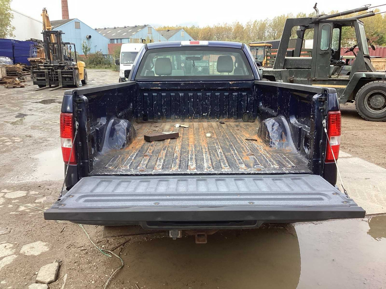 2005 FORD PICKUP F 150 XL COMMERCIAL VEHICLE - Dostavno vozilo: slika 5 2005 FORD PICKUP F 150 XL COMMERCIAL VEHICLE - Dostavno vozilo: slika 5