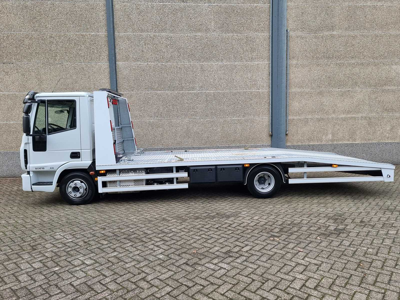 2015 IVECO EUROCARGO 80 E6 80E19 RAMP / TRUCK - Dostavno vozilo: slika 3 2015 IVECO EUROCARGO 80 E6 80E19 RAMP / TRUCK - Dostavno vozilo: slika 3
