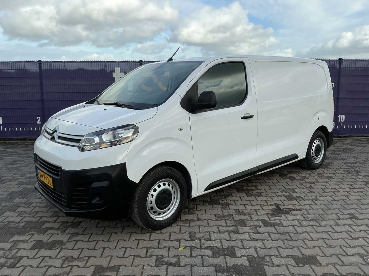 2020 - CITROEN - JUMPY - 1.5 BLUEHDI CLUB - COMMERCIAL VEHICLE - Dostavno vozilo: slika 1 2020 - CITROEN - JUMPY - 1.5 BLUEHDI CLUB - COMMERCIAL VEHICLE - Dostavno vozilo: slika 1