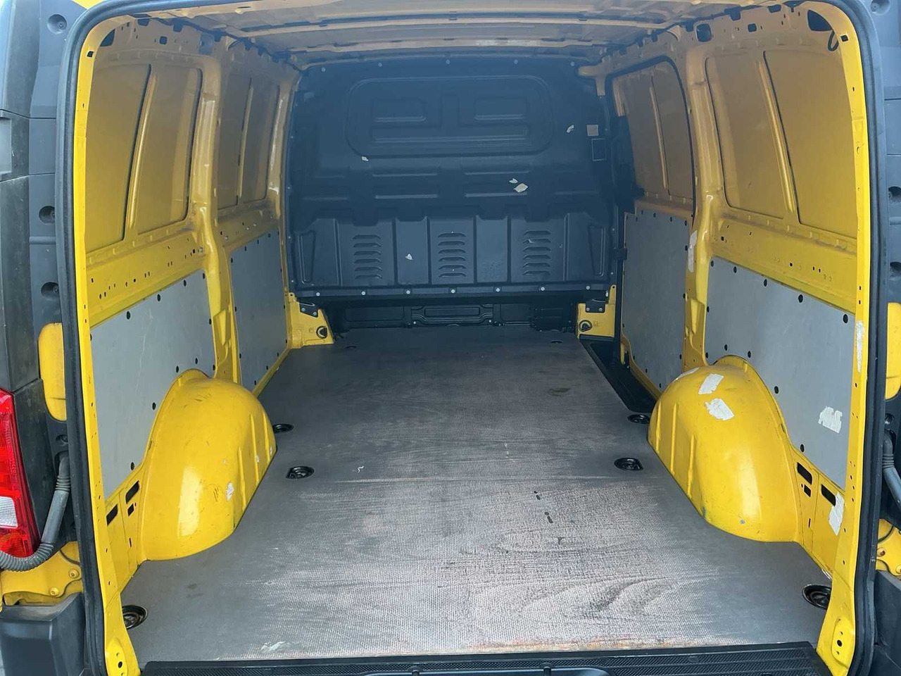 2020 - MERCEDES-BENZ - EVITO - EVITO LONG 41KWH - COMMERCIAL VEHICLE - Dostavno vozilo: slika 5 2020 - MERCEDES-BENZ - EVITO - EVITO LONG 41KWH - COMMERCIAL VEHICLE - Dostavno vozilo: slika 5