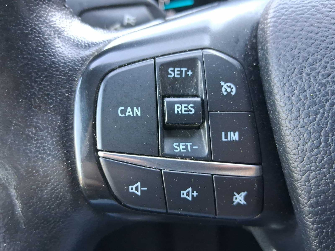 Dostavno vozilo FORD TRANSIT 350 2.0 TDCI L4H1 TREND VAN | VHV-11-T: slika 17 Dostavno vozilo FORD TRANSIT 350 2.0 TDCI L4H1 TREND VAN | VHV-11-T: slika 17