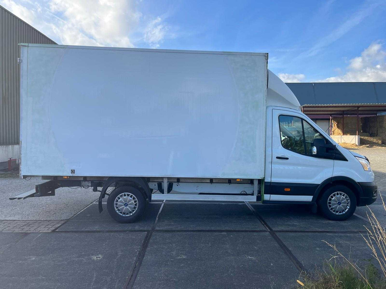 Dostavno vozilo FORD TRANSIT 350 2.0 TDCI L4H1 TREND VAN | VHV-11-T: slika 7 Dostavno vozilo FORD TRANSIT 350 2.0 TDCI L4H1 TREND VAN | VHV-11-T: slika 7