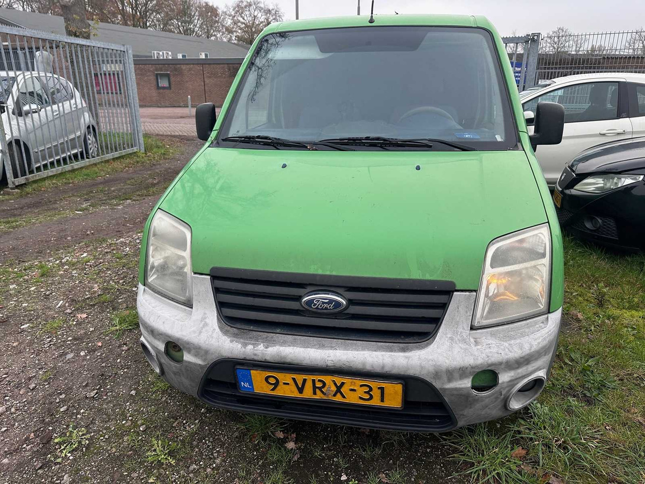 FORD - TRANSIT CONNECT - T200S 1.8 TDCI TREND - VAN - Dostavno vozilo: slika 2 FORD - TRANSIT CONNECT - T200S 1.8 TDCI TREND - VAN - Dostavno vozilo: slika 2