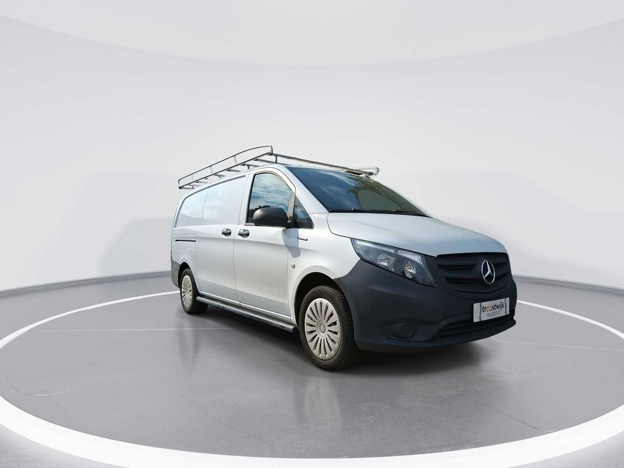 MERCEDES-BENZ EVITO | VXN-23-L I - Dostavno vozilo: slika 2 MERCEDES-BENZ EVITO | VXN-23-L I - Dostavno vozilo: slika 2