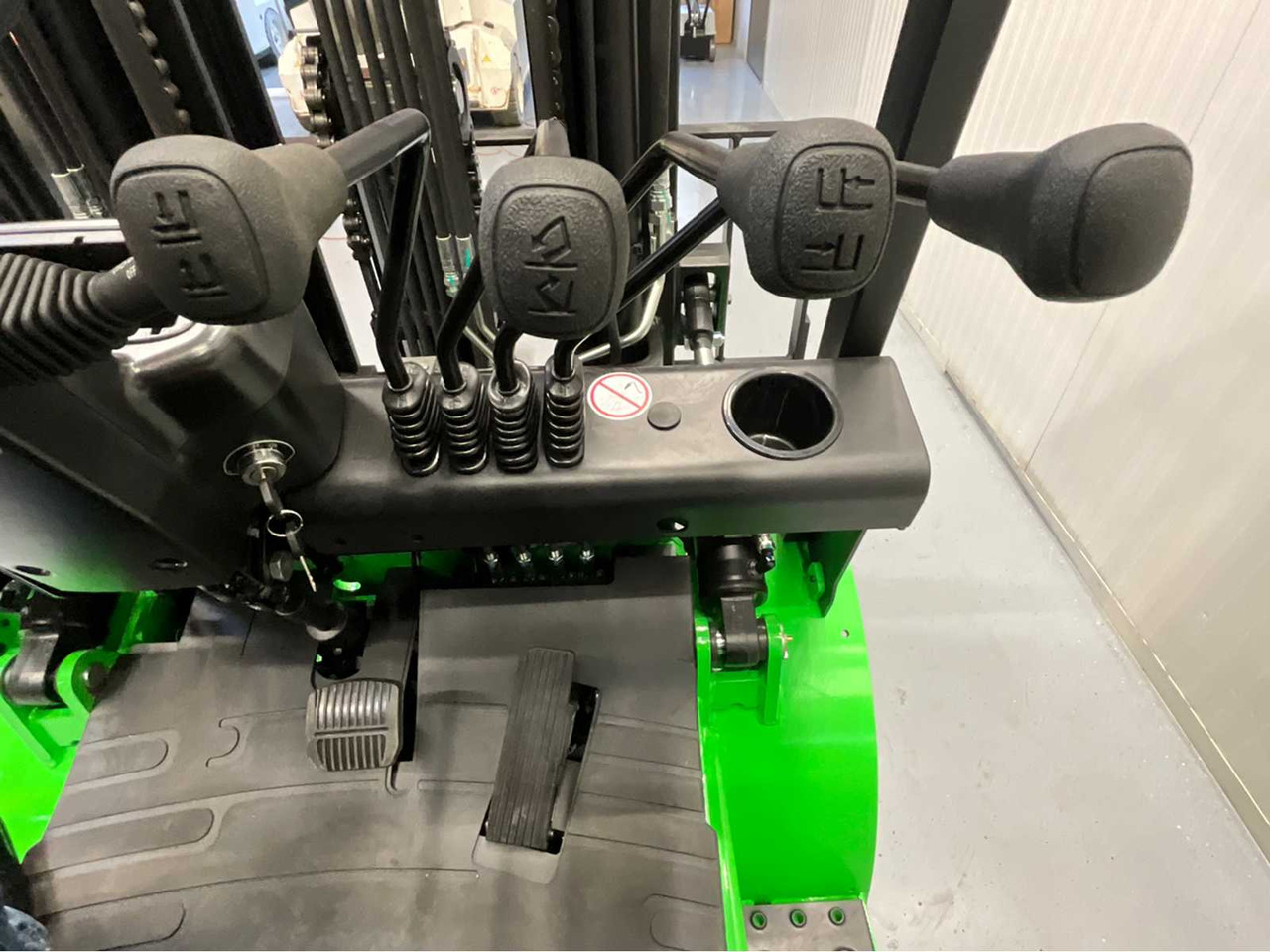 Viličar EP - EFXZ-251 - 4.8 METER TRIPLEX - FREE-LIFT - SIDE-SHIFT - 2500 KG FORKLIFT - 280AH LI-ION BATTERY: slika 18