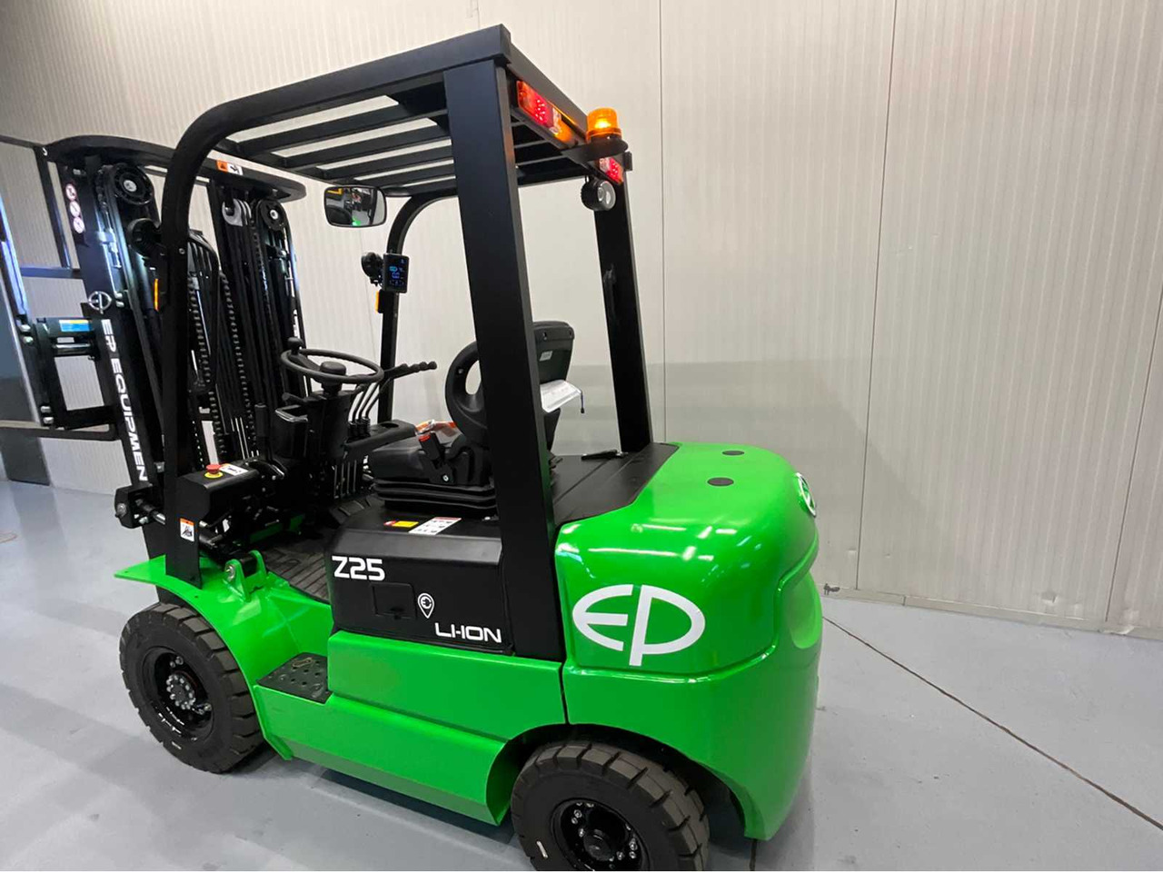 Viličar EP - EFXZ-251 - 4.8 METER TRIPLEX - FREE-LIFT - SIDE-SHIFT - 2500 KG FORKLIFT - 280AH LI-ION BATTERY: slika 12