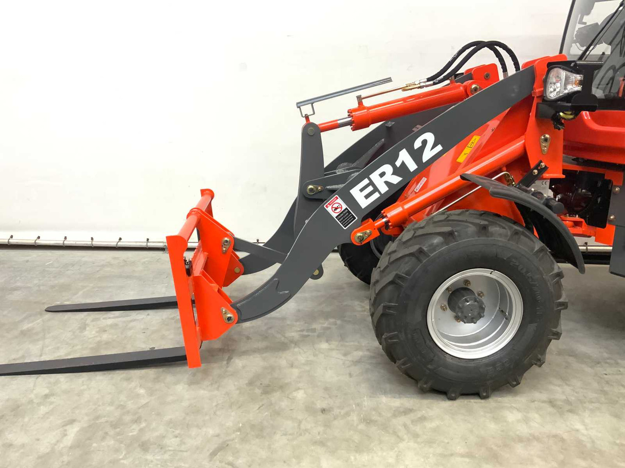 EVERUN - 2025 - ER12 - WHEEL LOADER - Kolesni nakladalec: slika 4 EVERUN - 2025 - ER12 - WHEEL LOADER - Kolesni nakladalec: slika 4