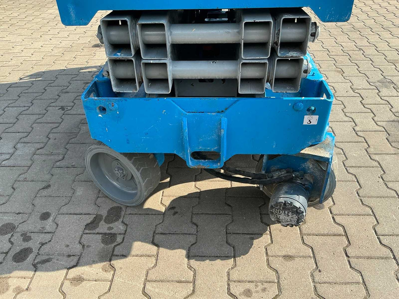 Dvižna ploščad GENIE GS-1532 SCISSOR LIFT: slika 11