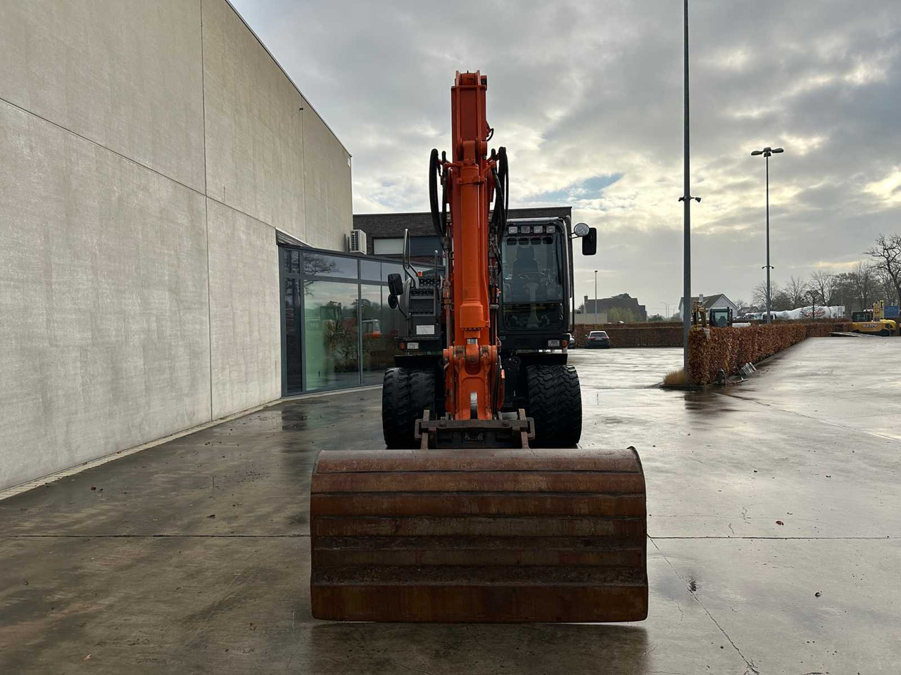 HITACHI - 2012 - ZX145W-3 - WHEELED EXCAVATOR - Bager na kolesih: slika 2 HITACHI - 2012 - ZX145W-3 - WHEELED EXCAVATOR - Bager na kolesih: slika 2