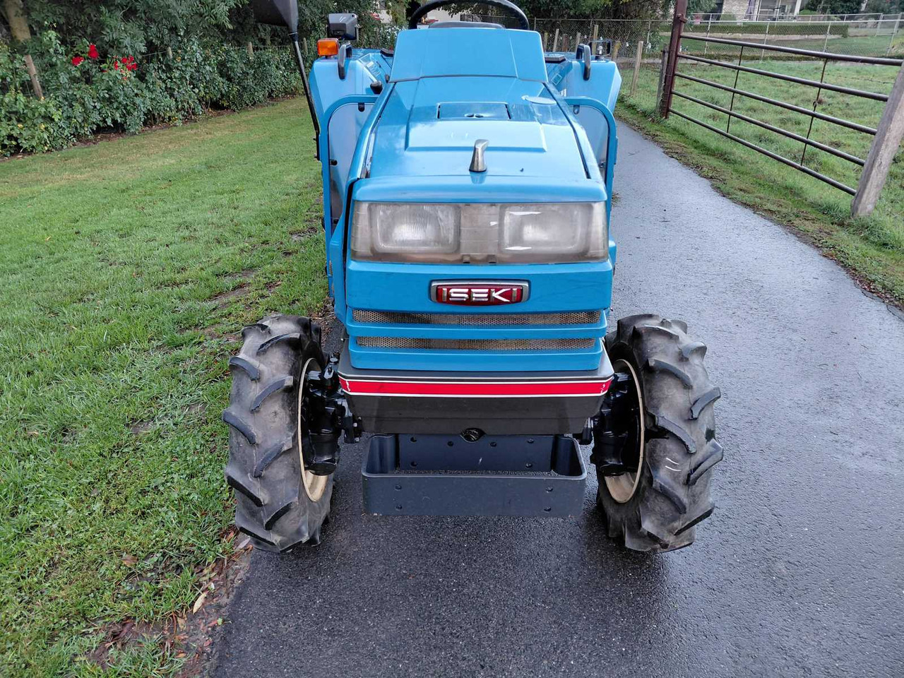 Iseki TA207 - Mini traktor: slika 2 Iseki TA207 - Mini traktor: slika 2