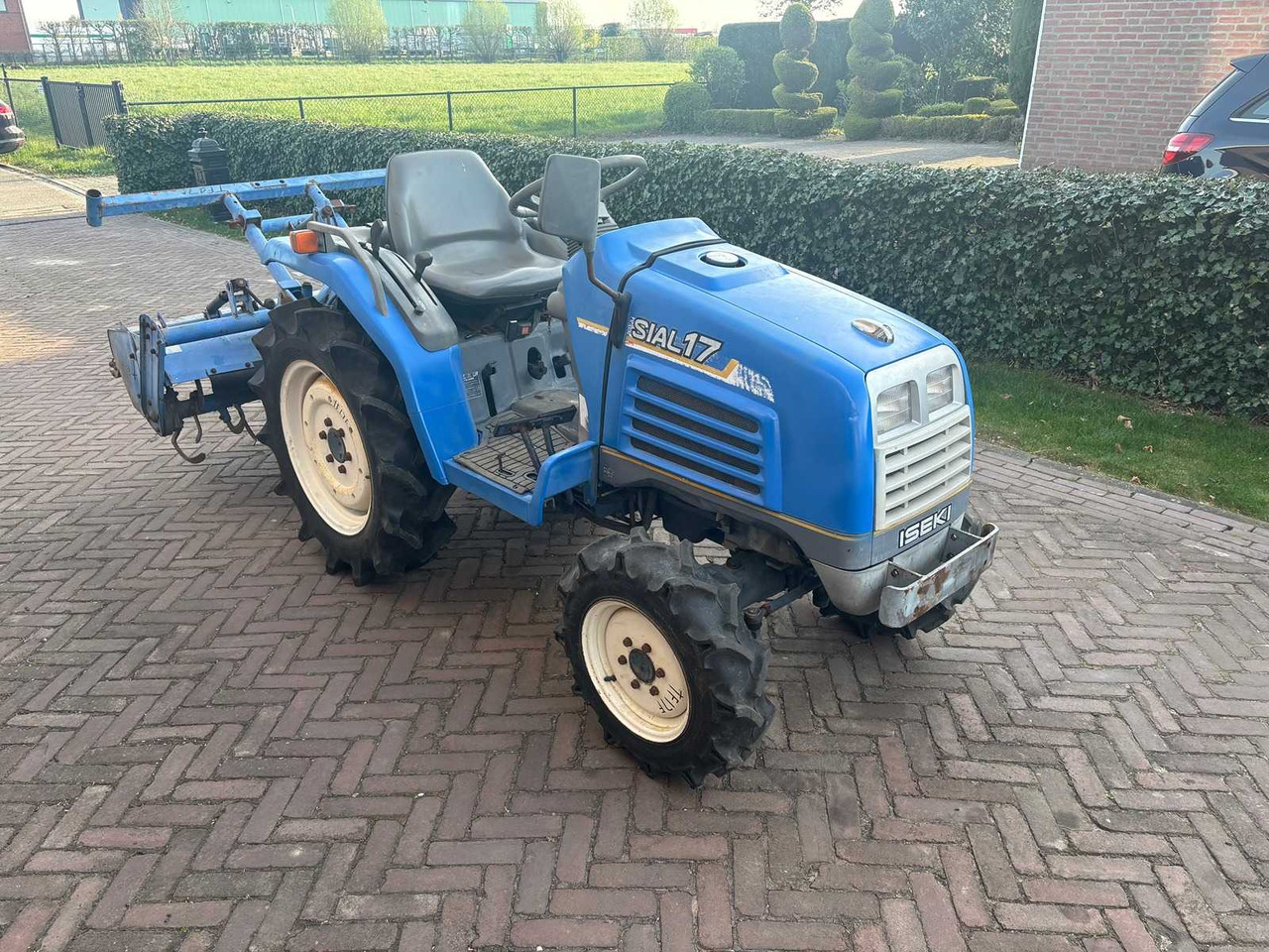 Iseki Trekker - Mini traktor: slika 4 Iseki Trekker - Mini traktor: slika 4